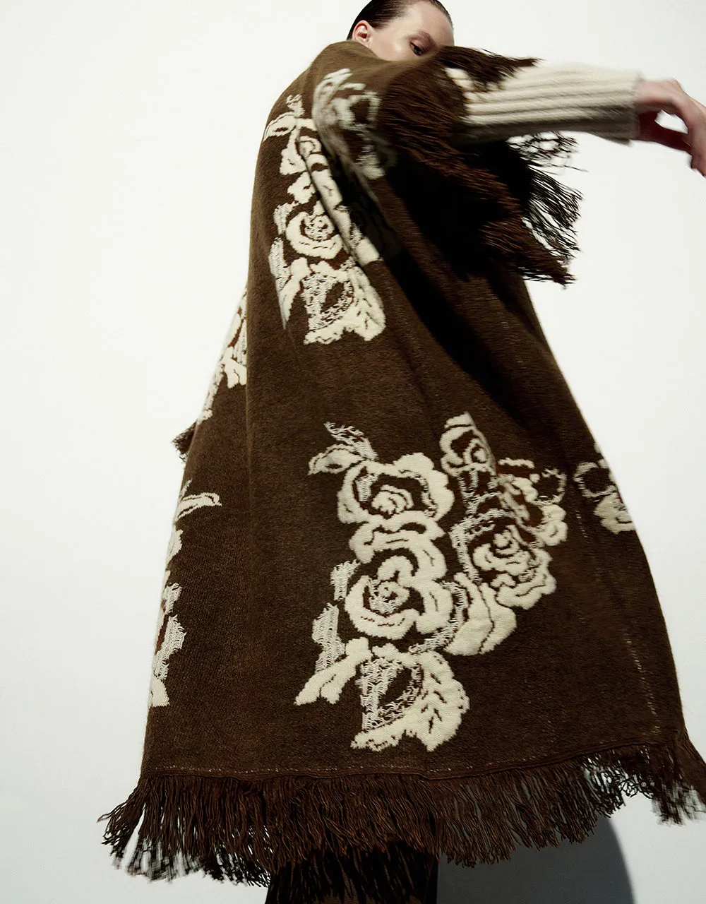 Printed Drop Shoulder Sleeve Knitted Poncho sold by Urban Revivo product image thumbnail 3