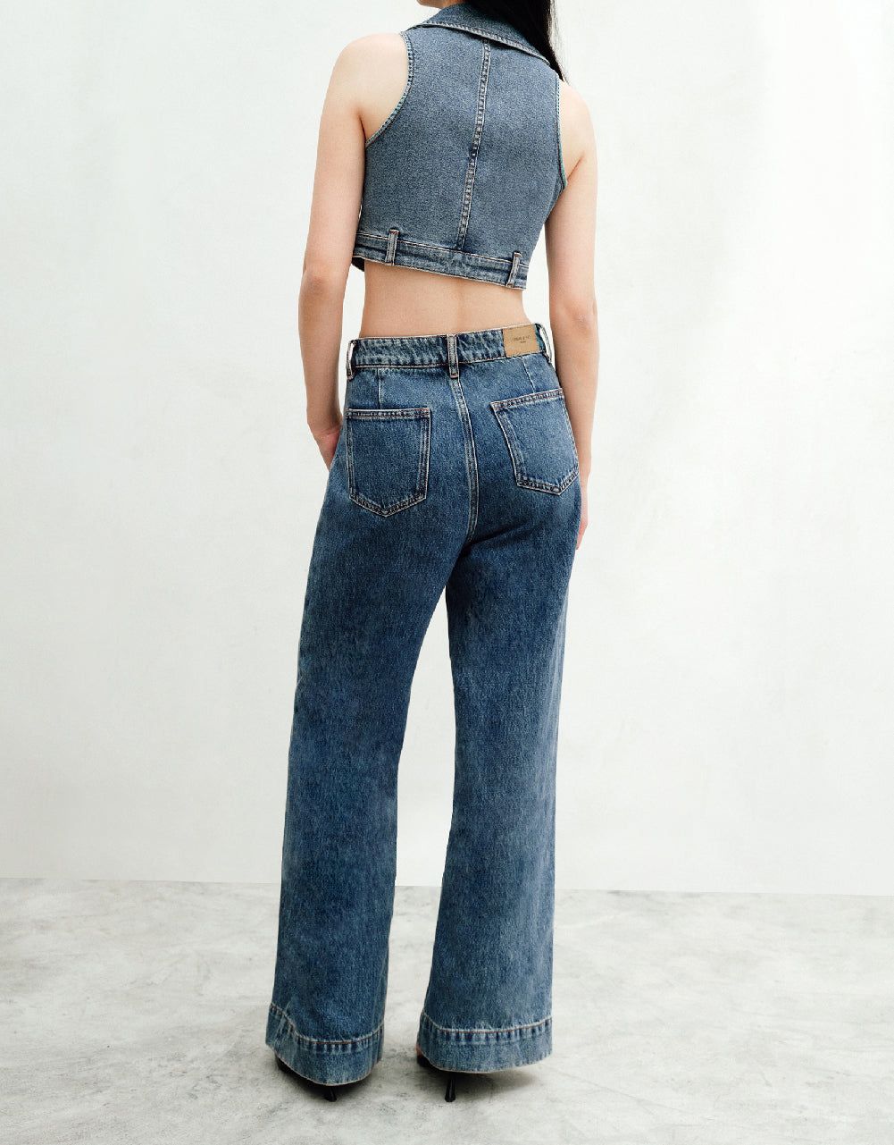 Halter Neck Lapel Denim Vest sold by Urban Revivo product image thumbnail 4