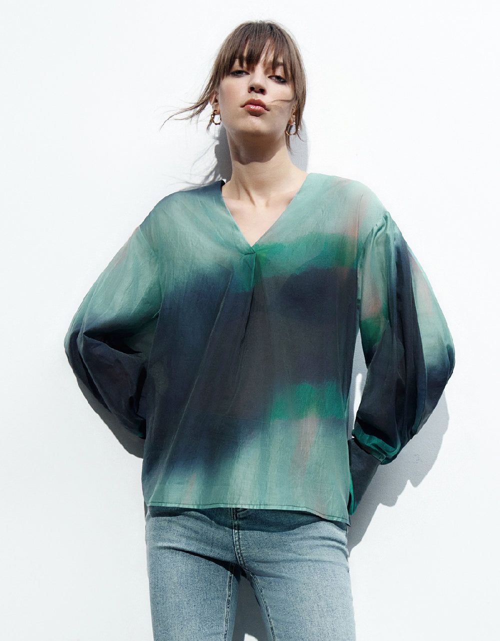 Printed V-Neck Overhead Shirt sold by Urban Revivo