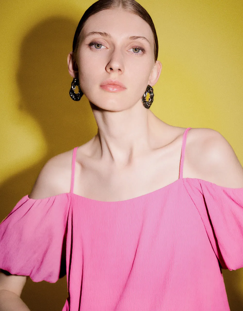 Puff Sleeve Square-cut Collar Overhead Shirt sold by Urban Revivo product image thumbnail 5