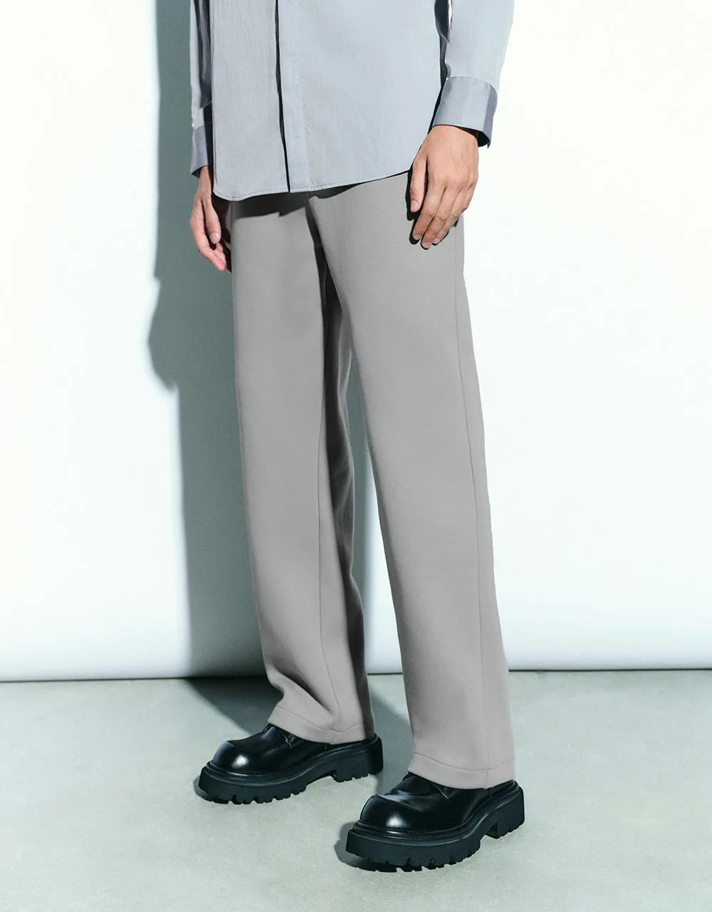 Drawstring Waist Knitted Carrot Fit Pants sold by Urban Revivo product image thumbnail 4