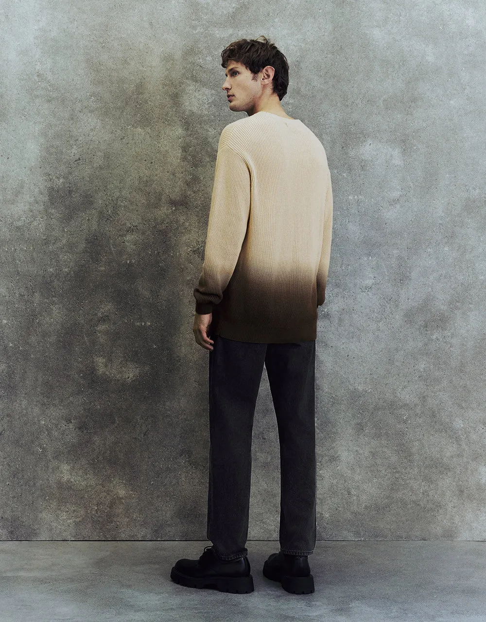 Gradient Crew Neck Knitted T-Shirt sold by Urban Revivo product image thumbnail 5