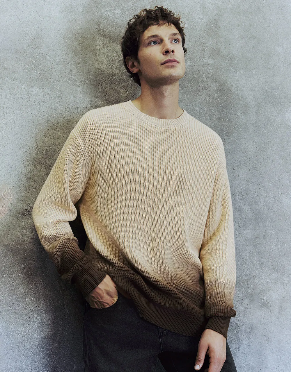 Gradient Crew Neck Knitted T-Shirt sold by Urban Revivo