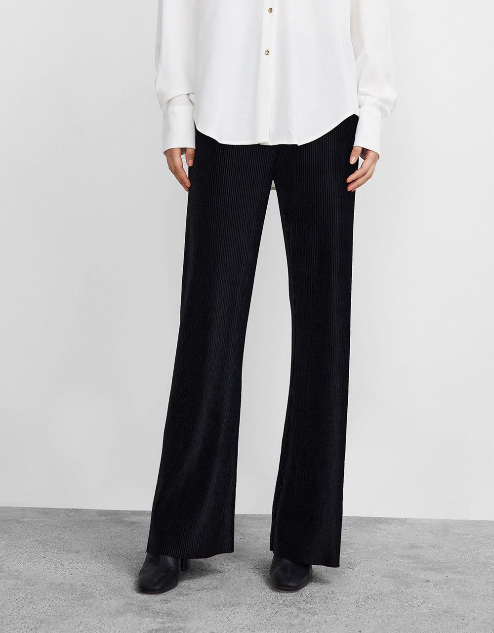 Elastic Waist Wide Leg Pants sold by Urban Revivo product image thumbnail 2