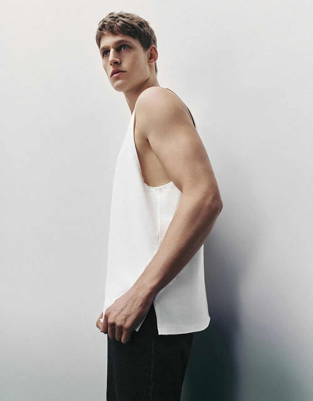 Crew Neck Loose Tank Top sold by Urban Revivo product image thumbnail 3