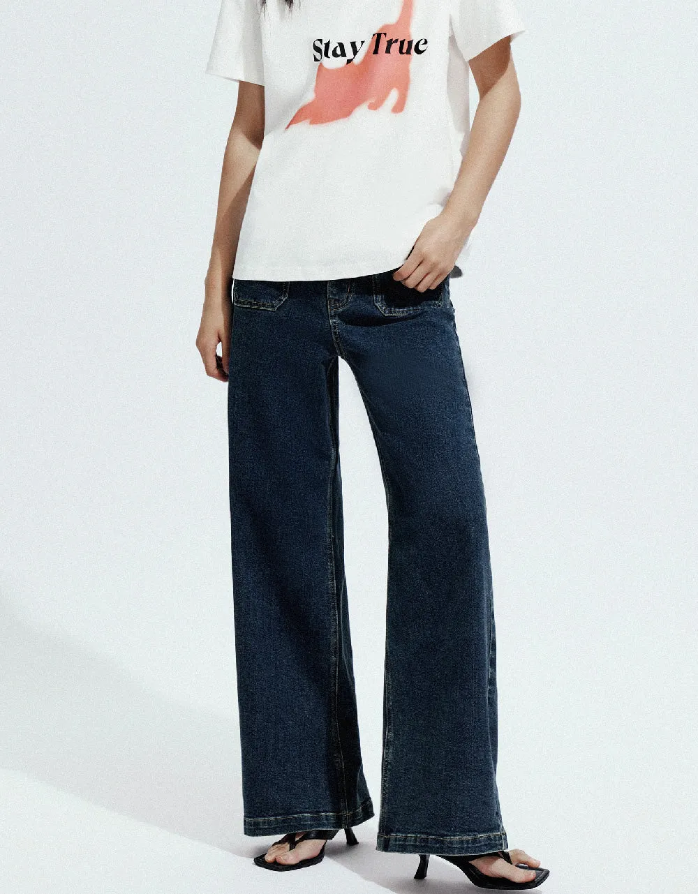 Front Pocket Wide-Leg Jeans sold by Urban Revivo product image thumbnail 2