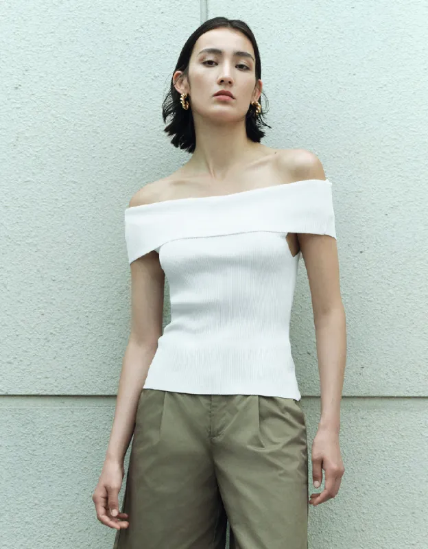 Sleeveless Knitted Top sold by Urban Revivo