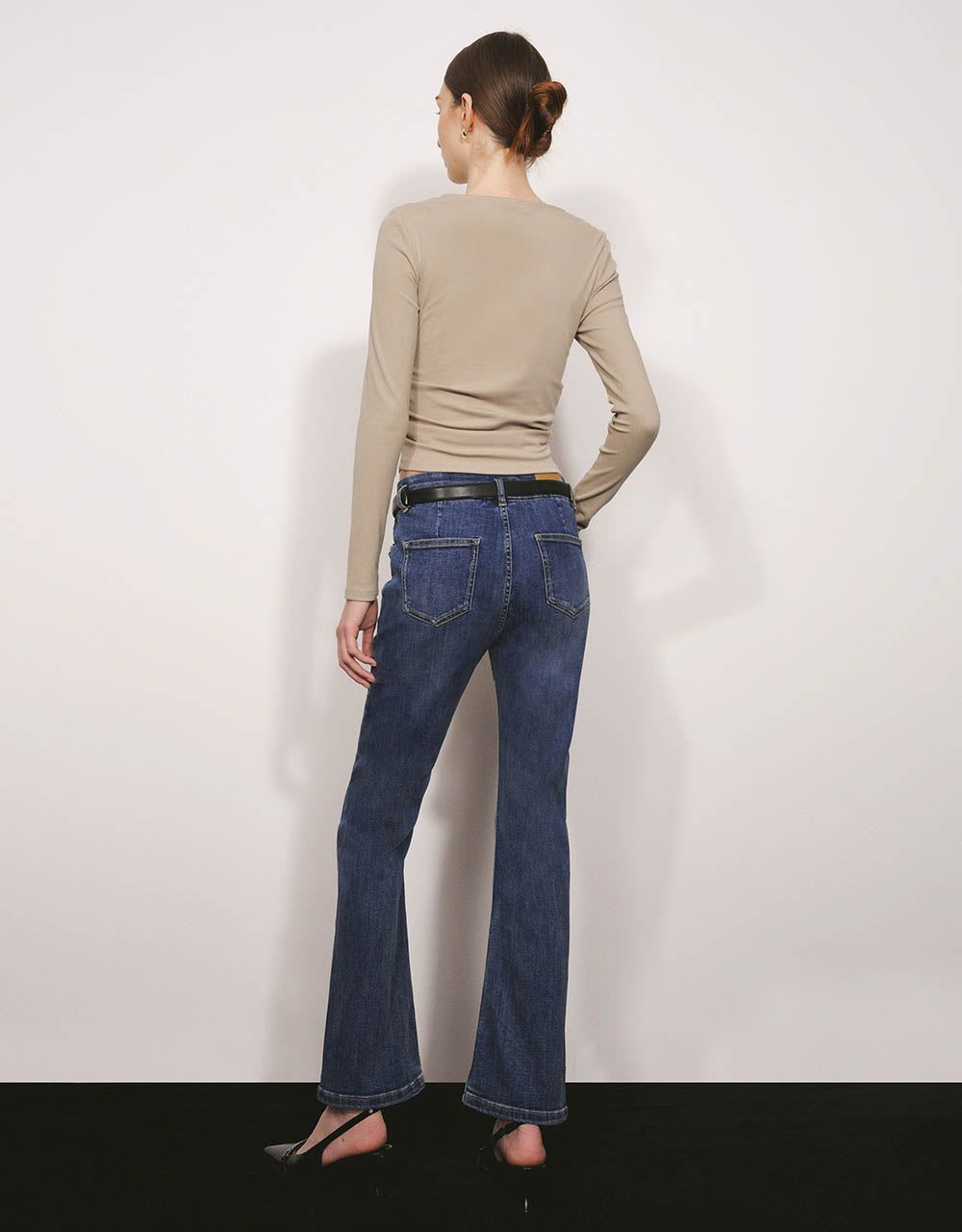 Ruched Square-Cut Collar Skinny T-Shirt sold by Urban Revivo product image thumbnail 4