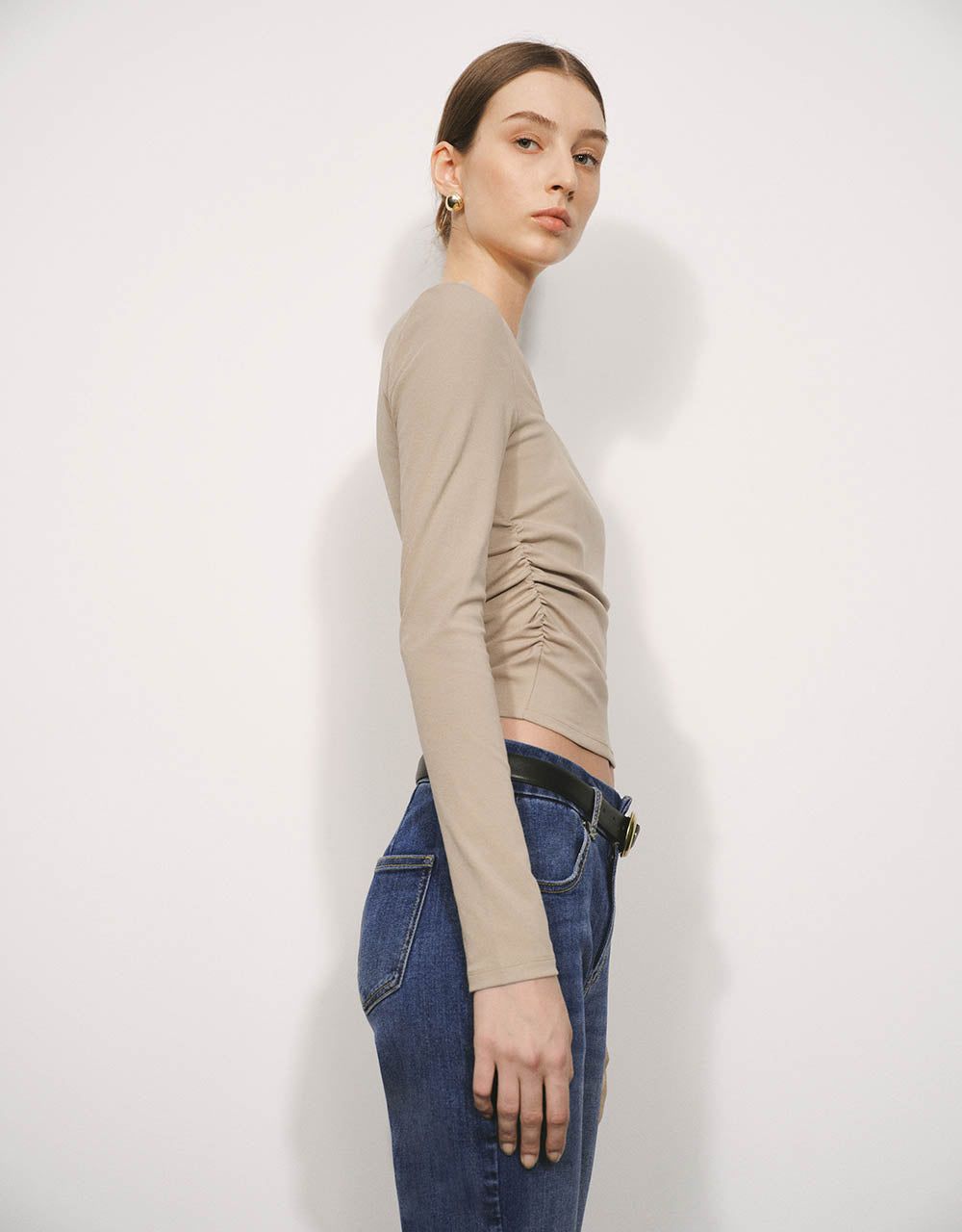 Ruched Square-Cut Collar Skinny T-Shirt sold by Urban Revivo product image thumbnail 3