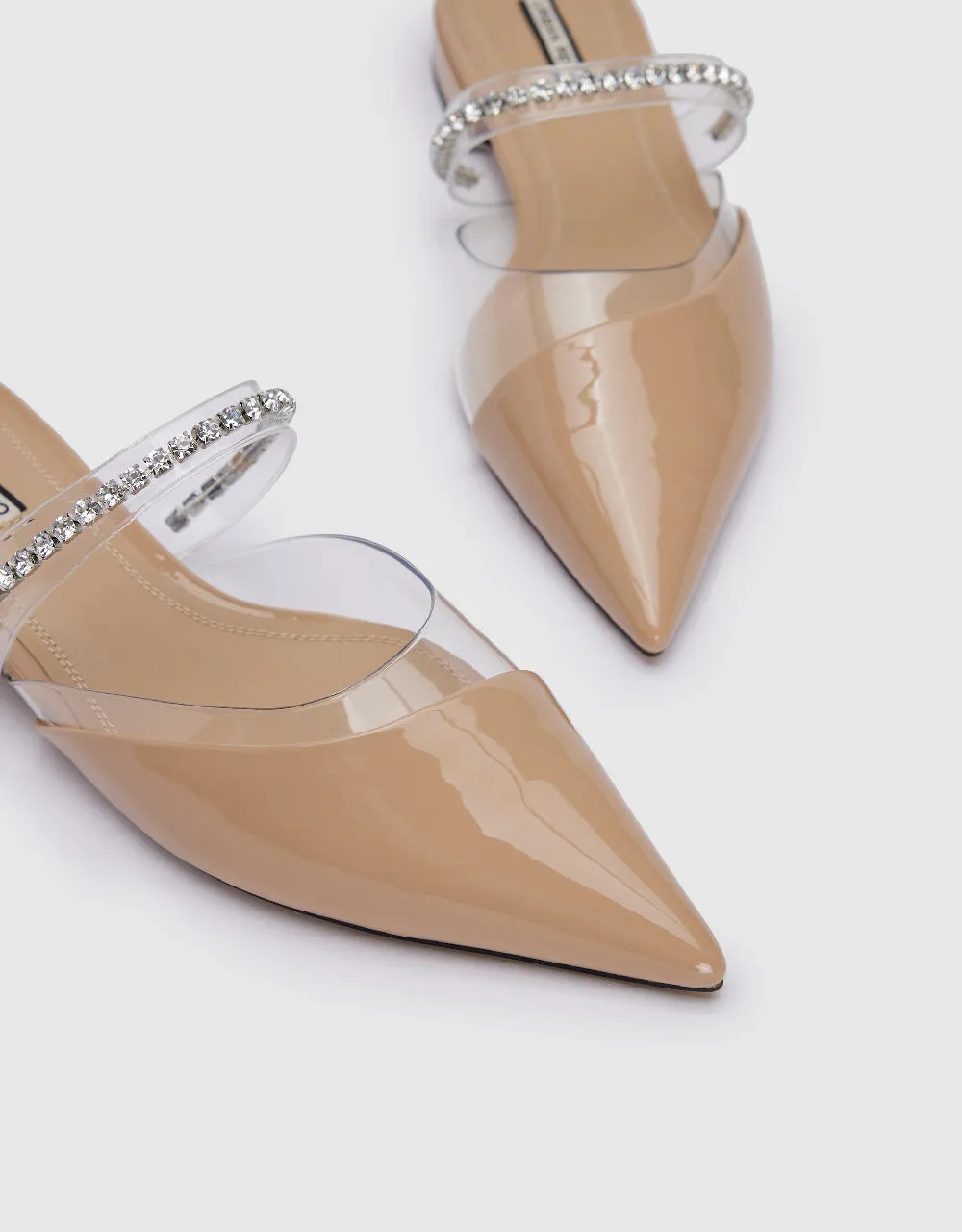 Rhinestone Décor Pointed Toe Slippers sold by Urban Revivo product image thumbnail 5