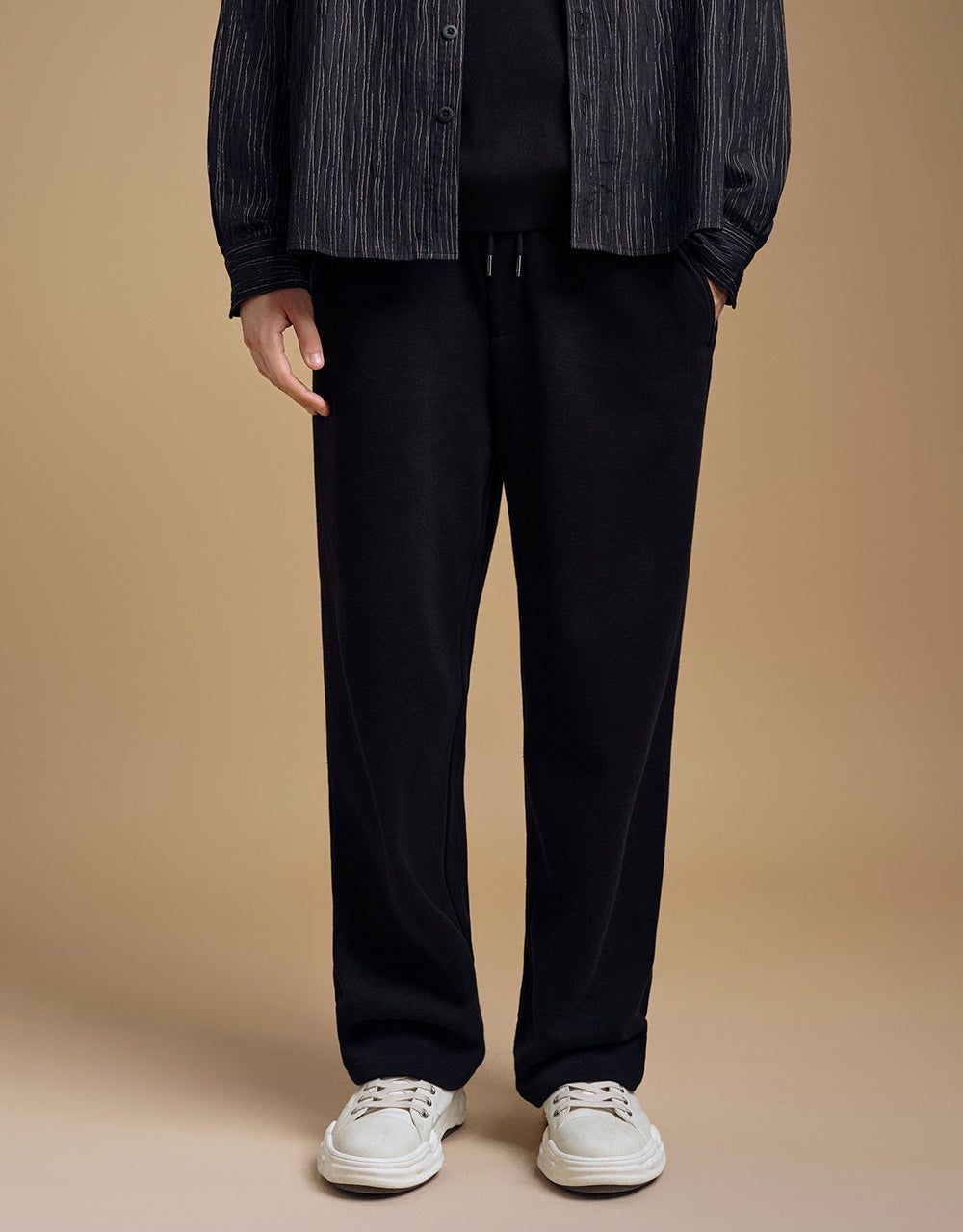 Elastic Waist Straight Pants sold by Urban Revivo product image thumbnail 2
