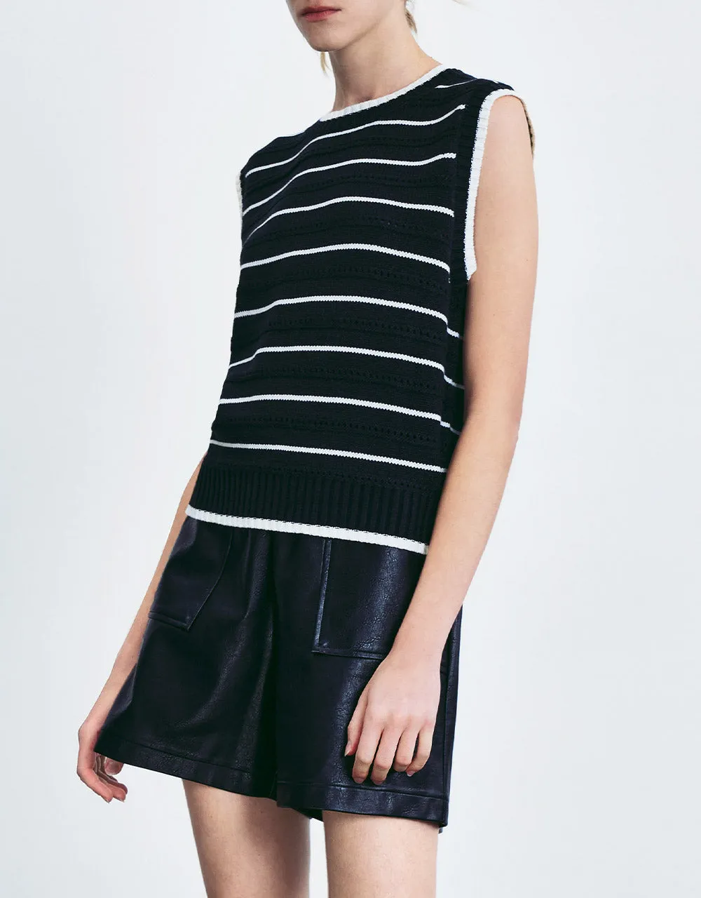 Striped Crew Neck Sweater Vest sold by Urban Revivo product image thumbnail 5