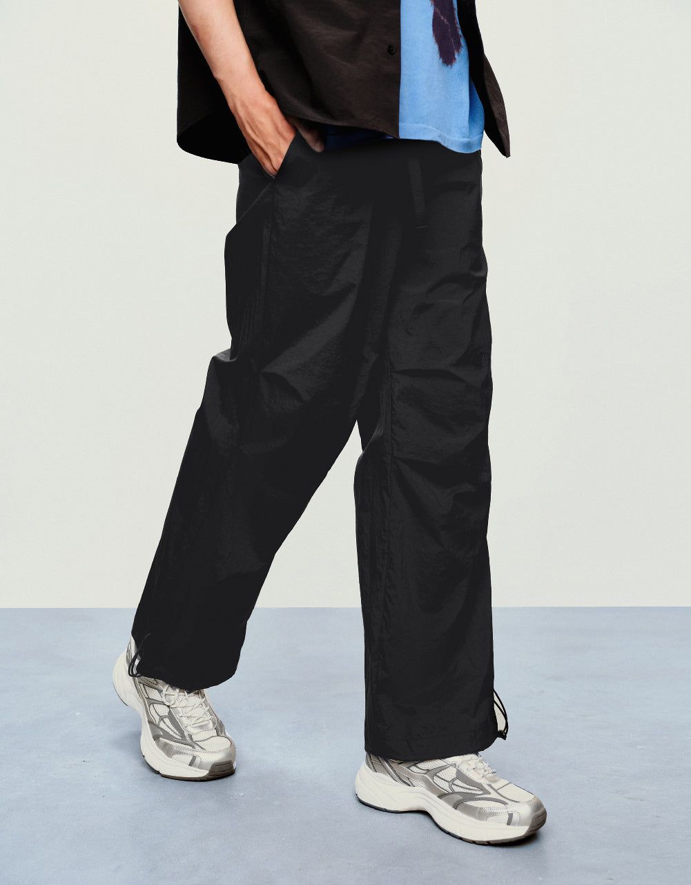 Jogger Pants With Belt sold by Urban Revivo product image thumbnail 4