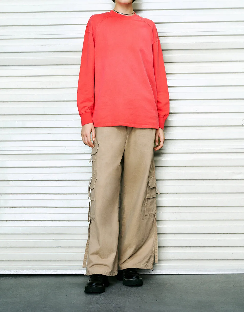 Multi-Pocket Drawstring Waist Wide-Leg Pants sold by Urban Revivo product image thumbnail 2