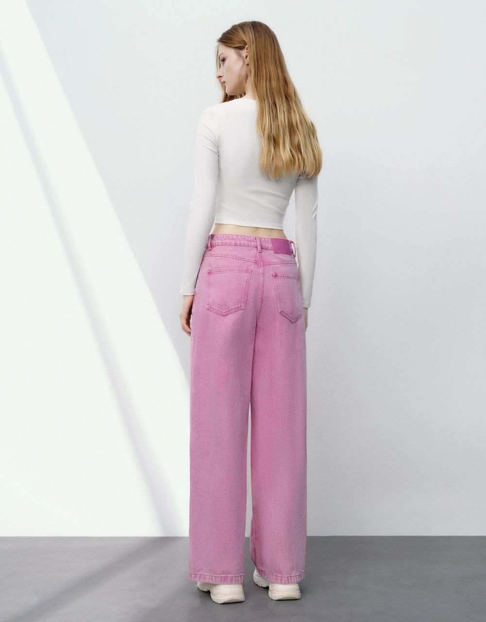 U Neck Skinny T-Shirt sold by Urban Revivo product image thumbnail 4