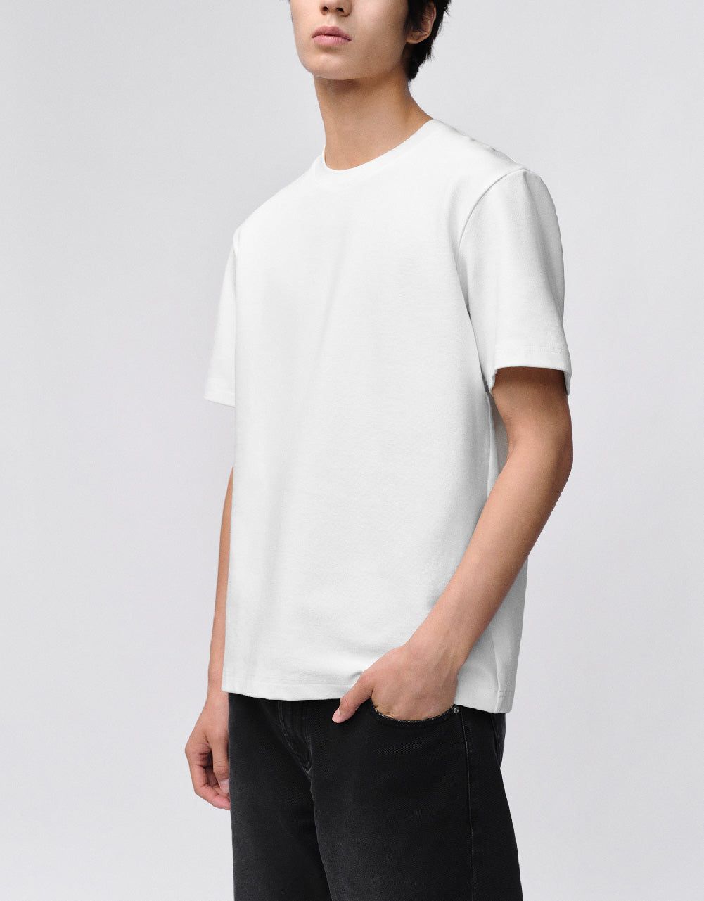 Crew Neck Straight T-Shirt sold by Urban Revivo product image thumbnail 3