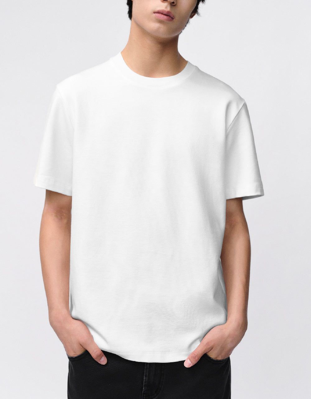 Crew Neck Straight T-Shirt sold by Urban Revivo product image thumbnail 2