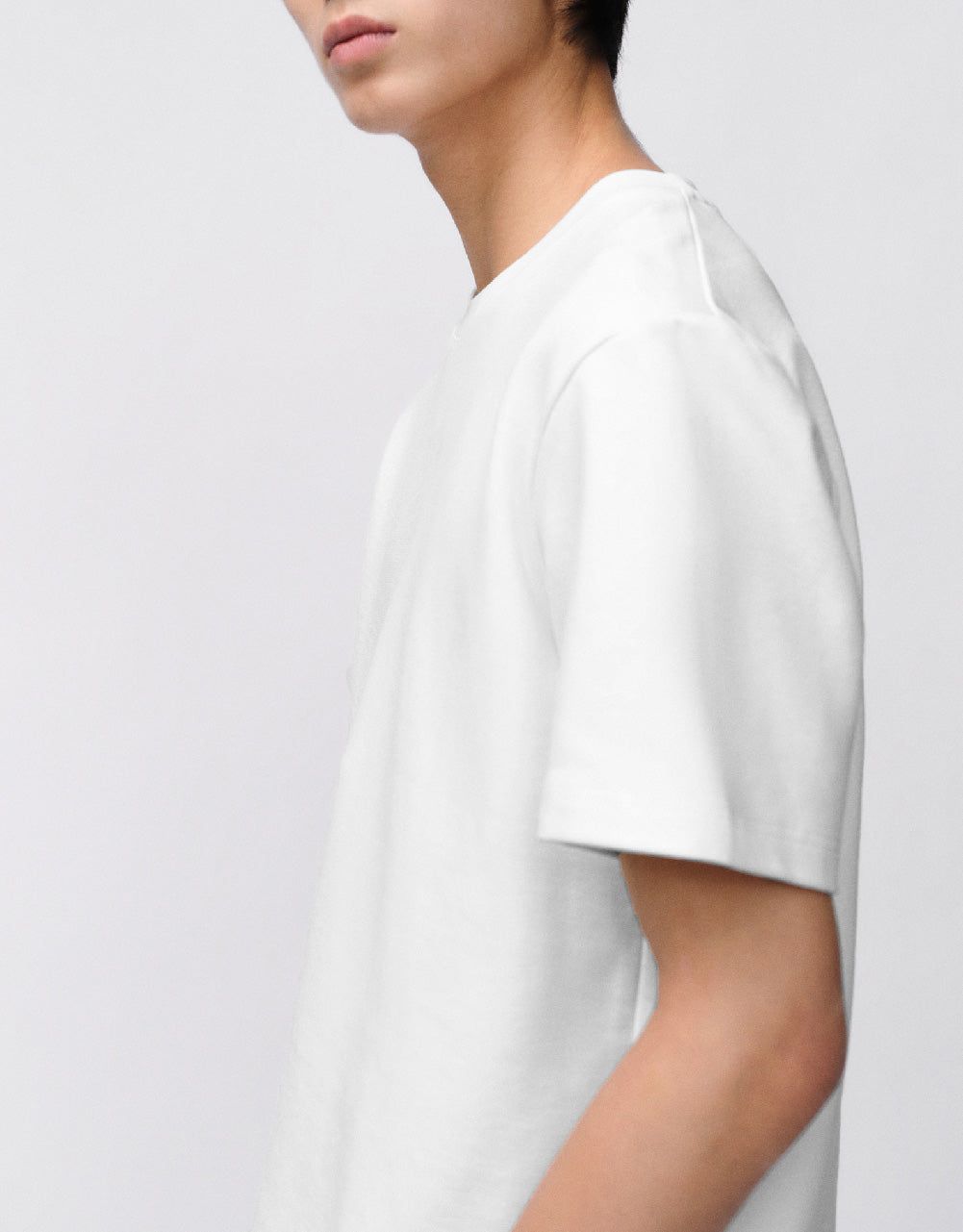 Crew Neck Straight T-Shirt sold by Urban Revivo product image thumbnail 5