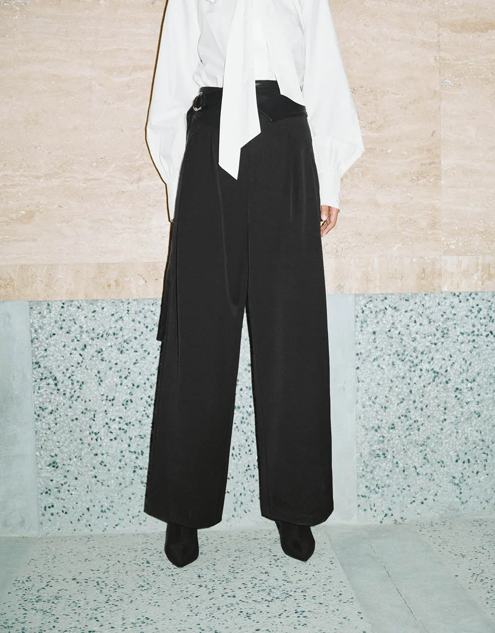Straight Pants With Belt sold by Urban Revivo product image thumbnail 2