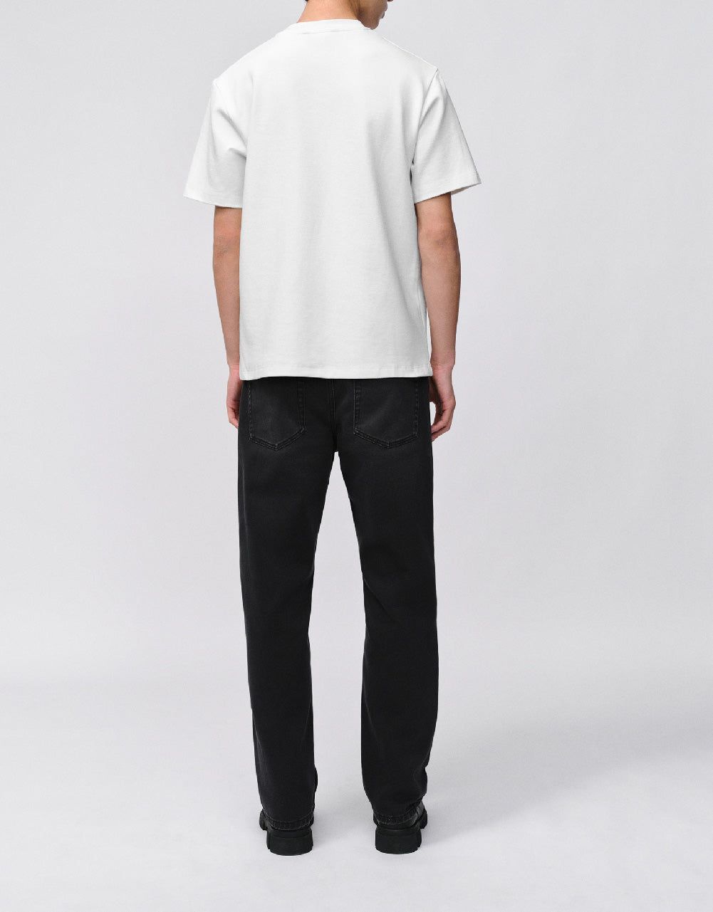 Crew Neck Straight T-Shirt sold by Urban Revivo product image thumbnail 4