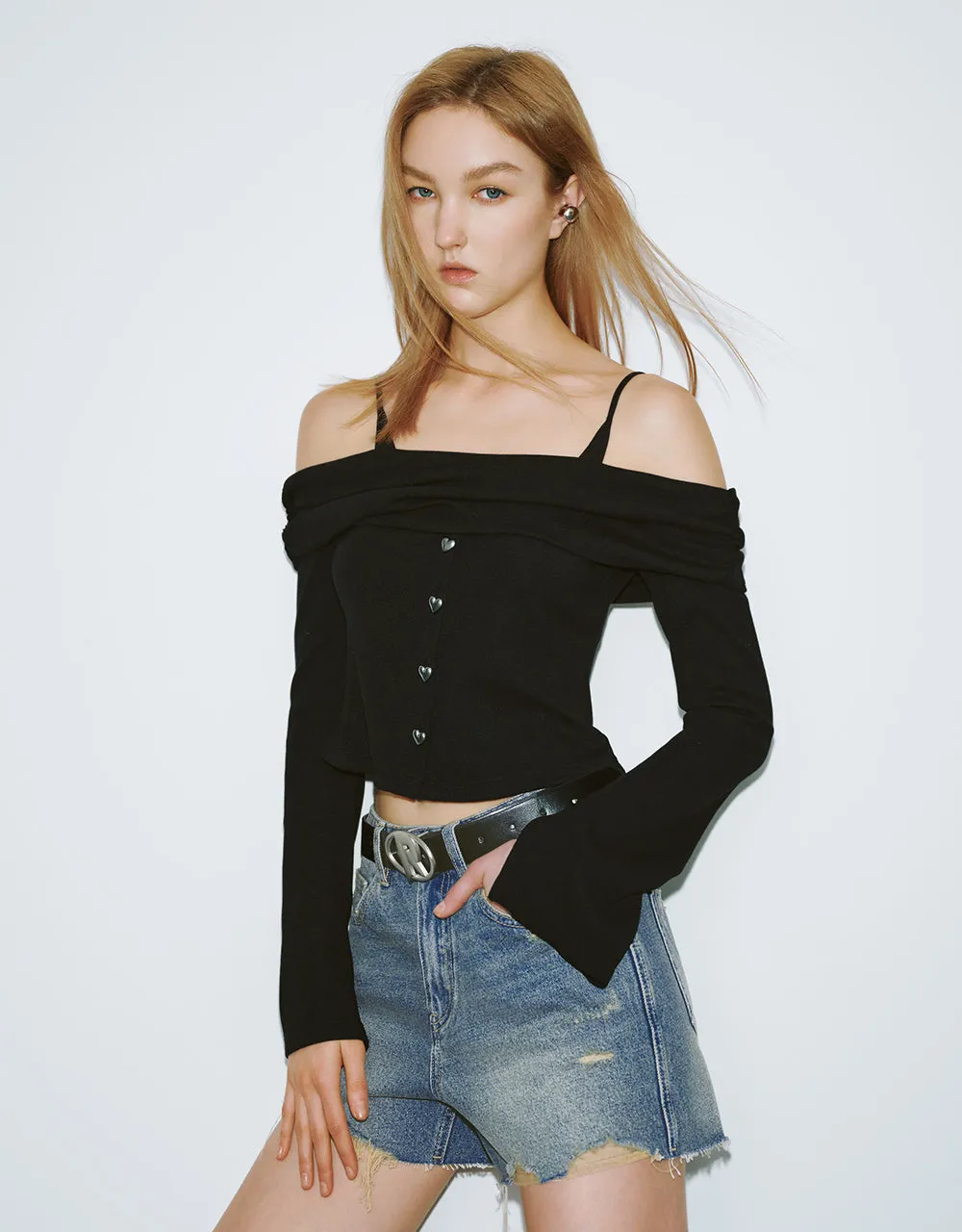 Off-Shoulder Knitted Skinny T-Shirt sold by Urban Revivo