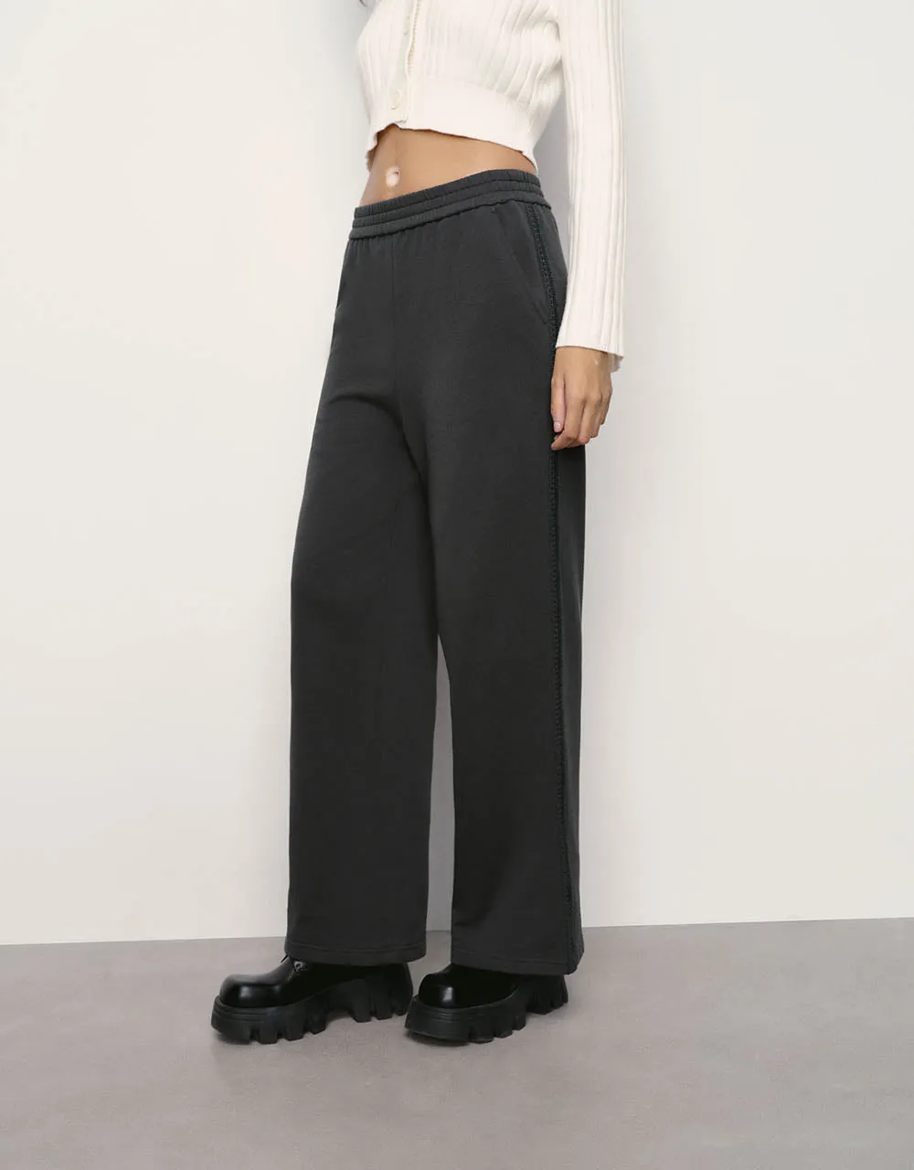 Elastic Waist Knitted Wide-Leg Pants sold by Urban Revivo product image thumbnail 4