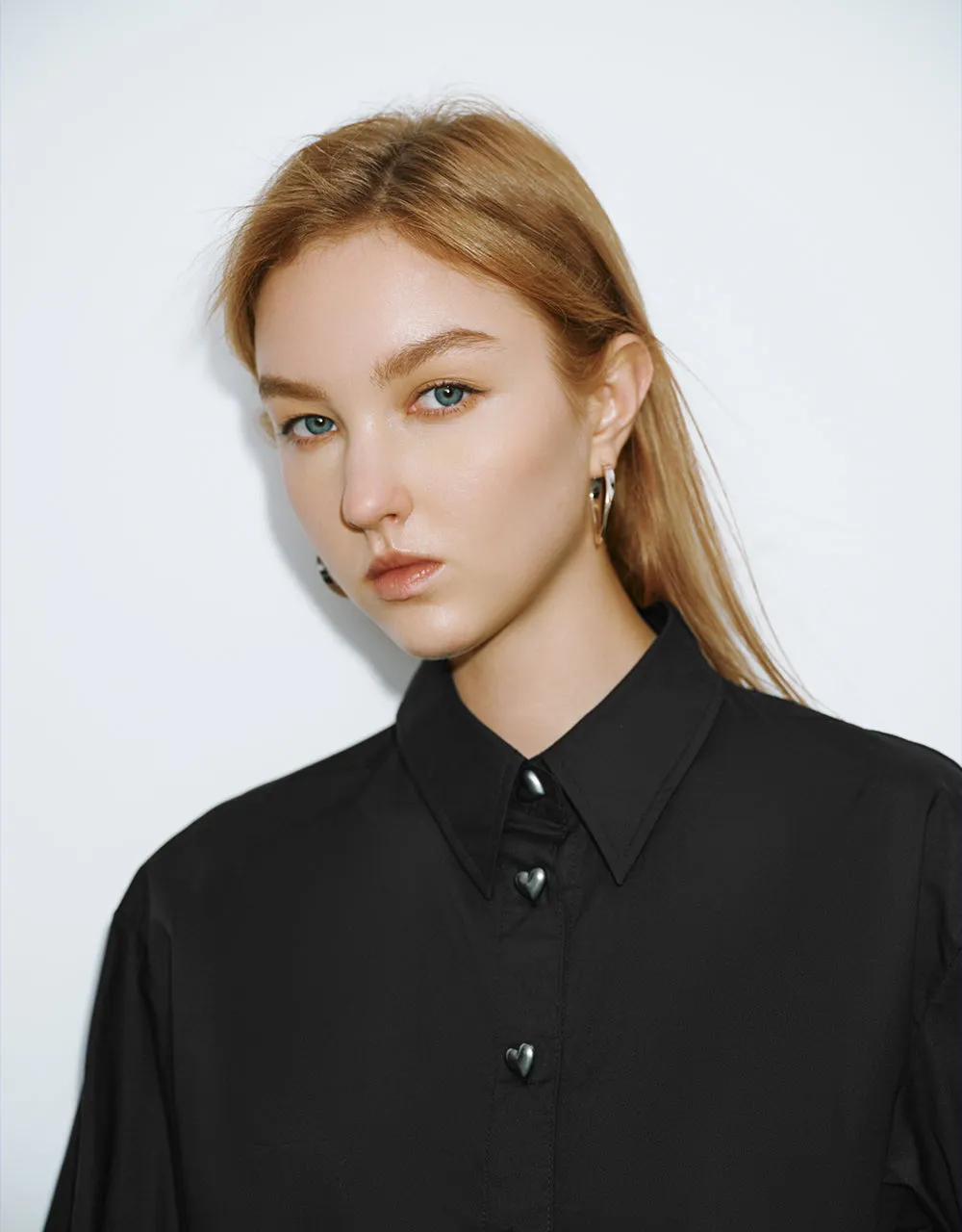 Heart Shape Button Cropped Straight Shirt sold by Urban Revivo product image thumbnail 4
