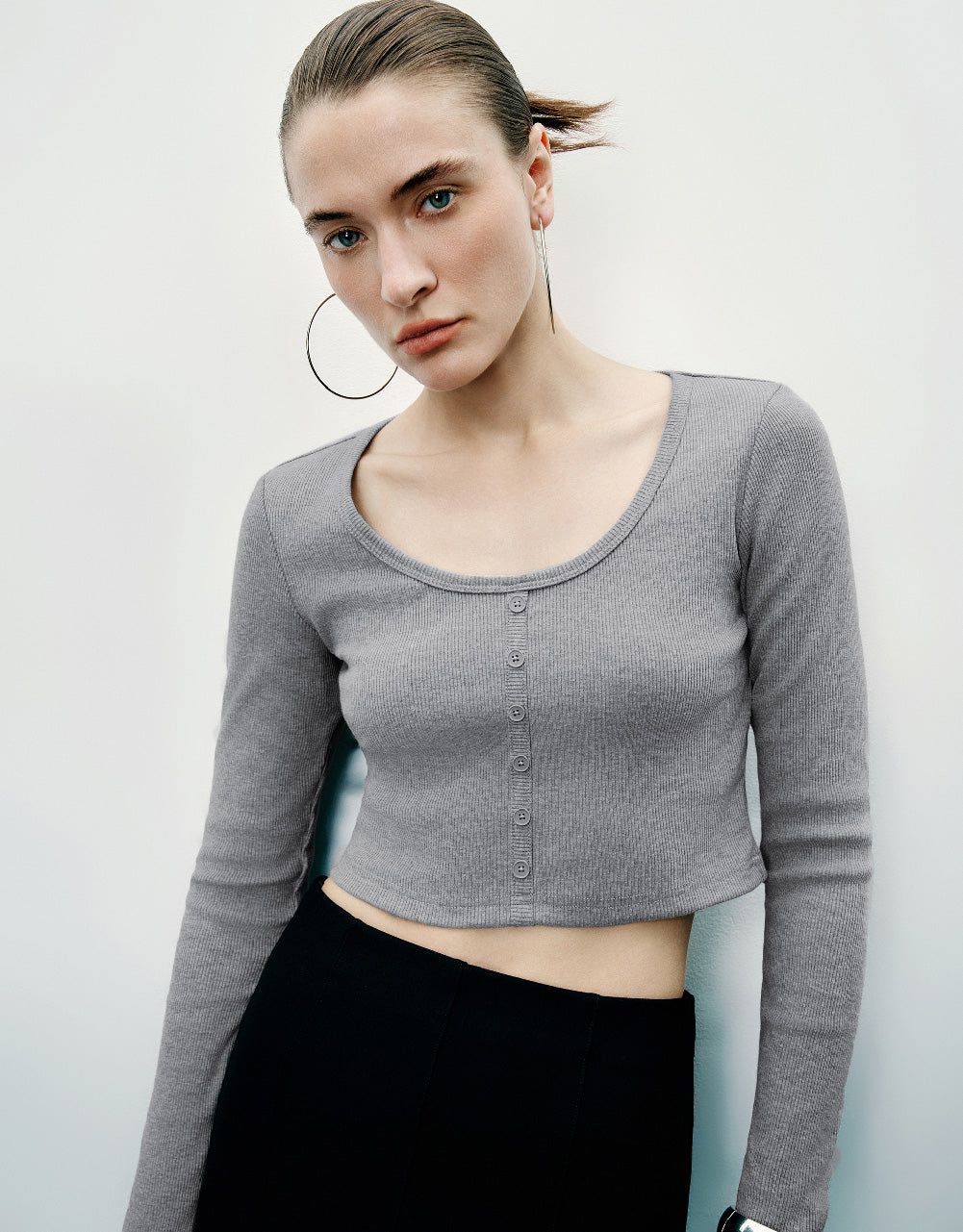 Basic Skinny Knitted T-Shirt sold by Urban Revivo product image thumbnail 5