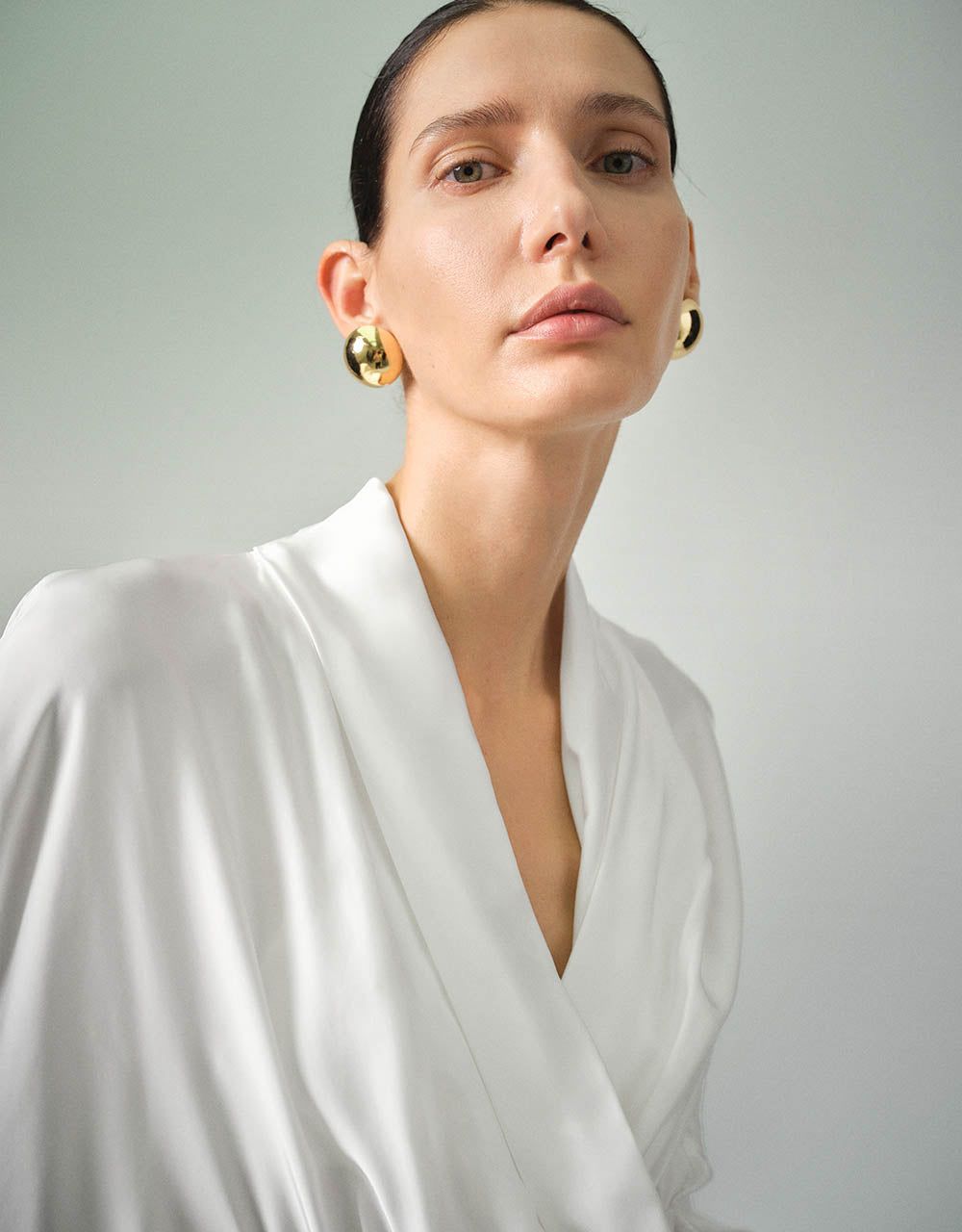 Suplice V-Neck Overhead Shirt sold by Urban Revivo product image thumbnail 5