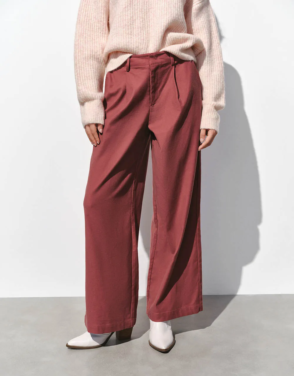 Pleated Wide-Leg Pants sold by Urban Revivo product image thumbnail 2
