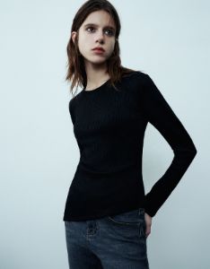 Crew Neck Skinny Knitted T-Shirt sold by Urban Revivo