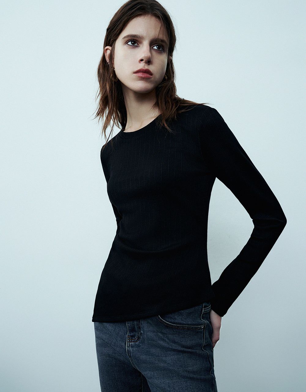 Crew Neck Skinny Knitted T-Shirt sold by Urban Revivo product image thumbnail 3