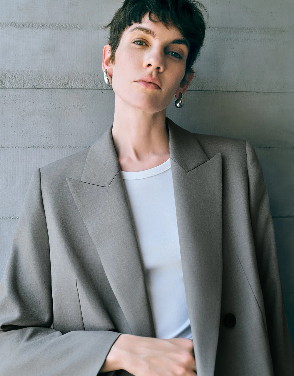 Peak Lapel Double Breasted Straight Blazer sold by Urban Revivo product image thumbnail 4