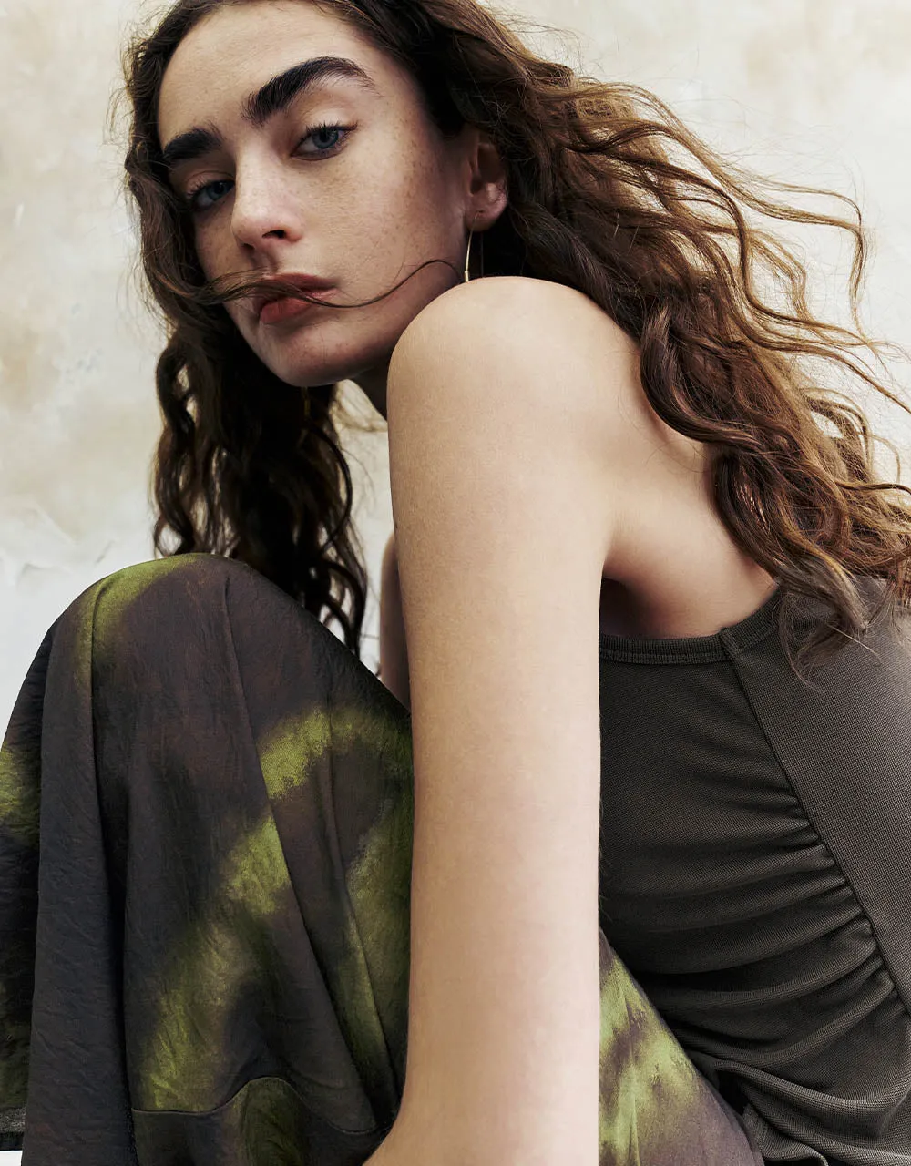 V-Neck Skinny Knitted Vest sold by Urban Revivo product image thumbnail 4