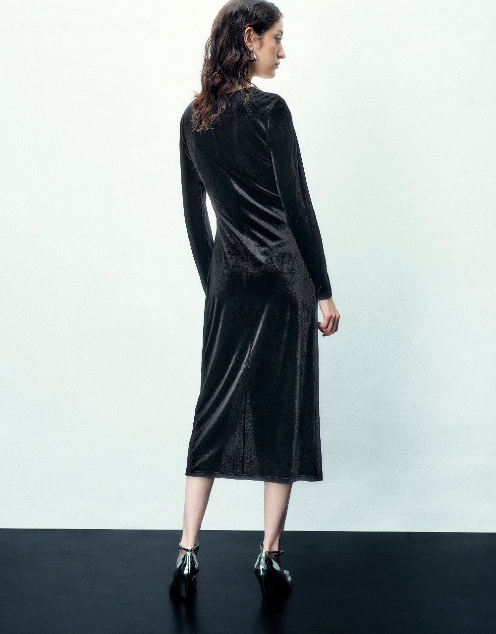 Twist Side V-Neck Skinny Dress sold by Urban Revivo product image thumbnail 4