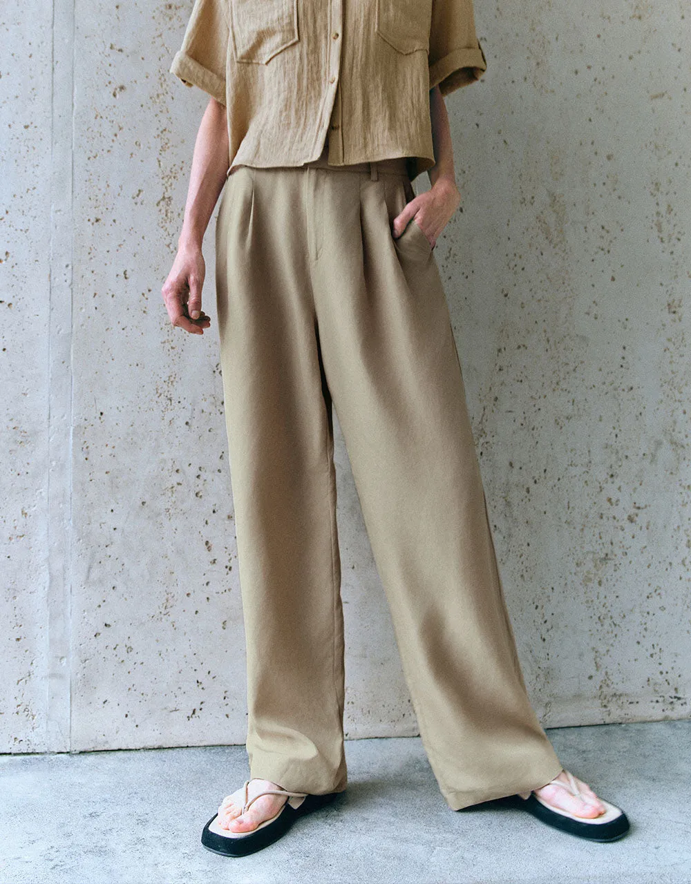 Loose Straight Pants sold by Urban Revivo product image thumbnail 2