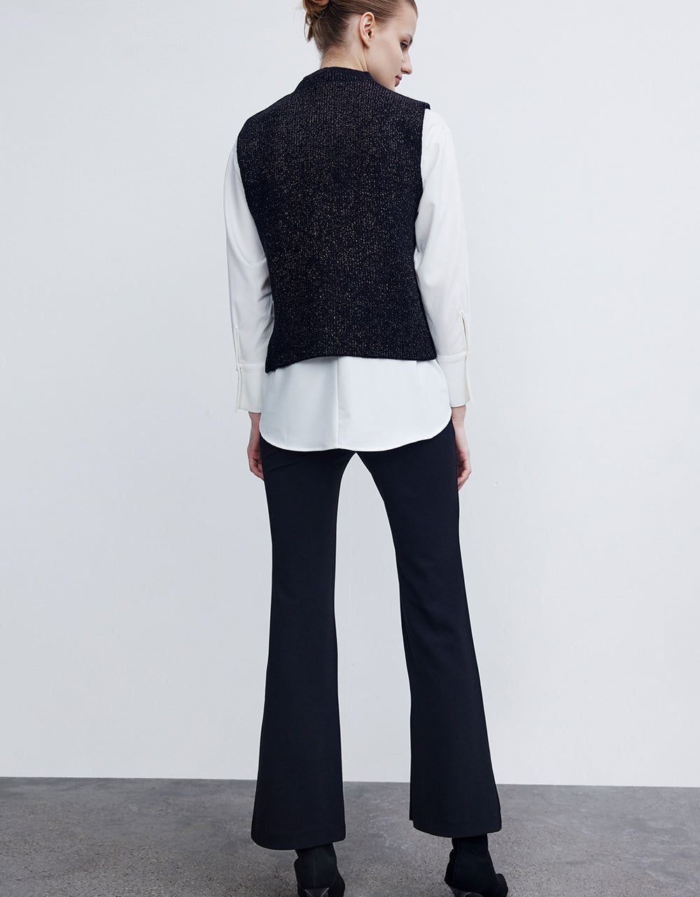 Slit Hem Sweater Vest sold by Urban Revivo product image thumbnail 4