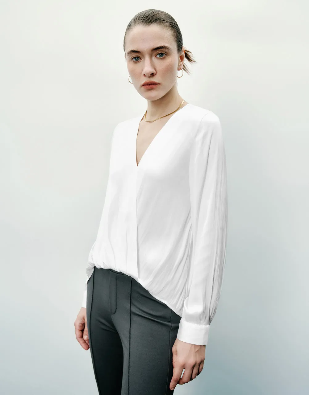 V-Neck Overhead Shirt sold by Urban Revivo product image thumbnail 3