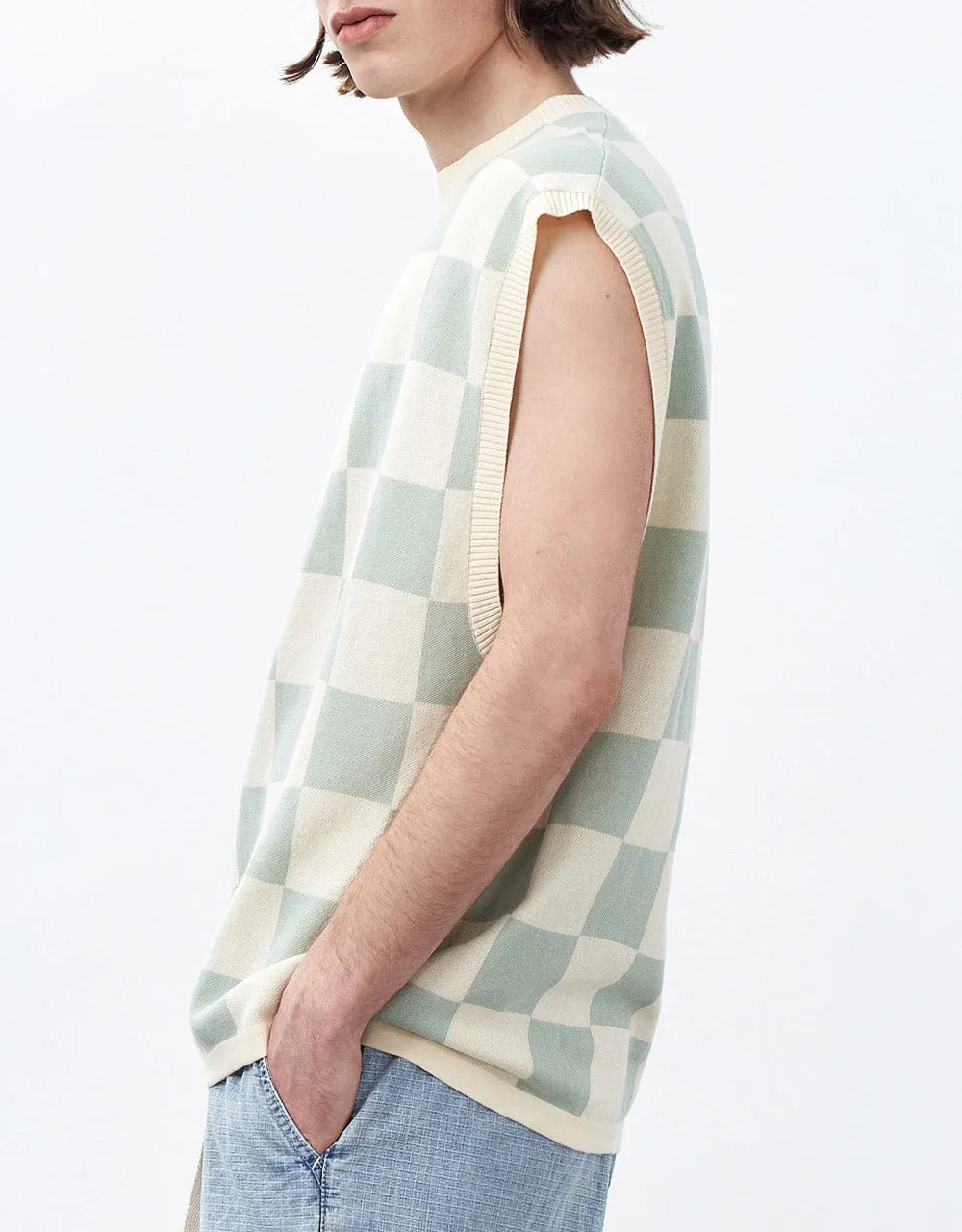 Checkered Knitted Vest sold by Urban Revivo product image thumbnail 5