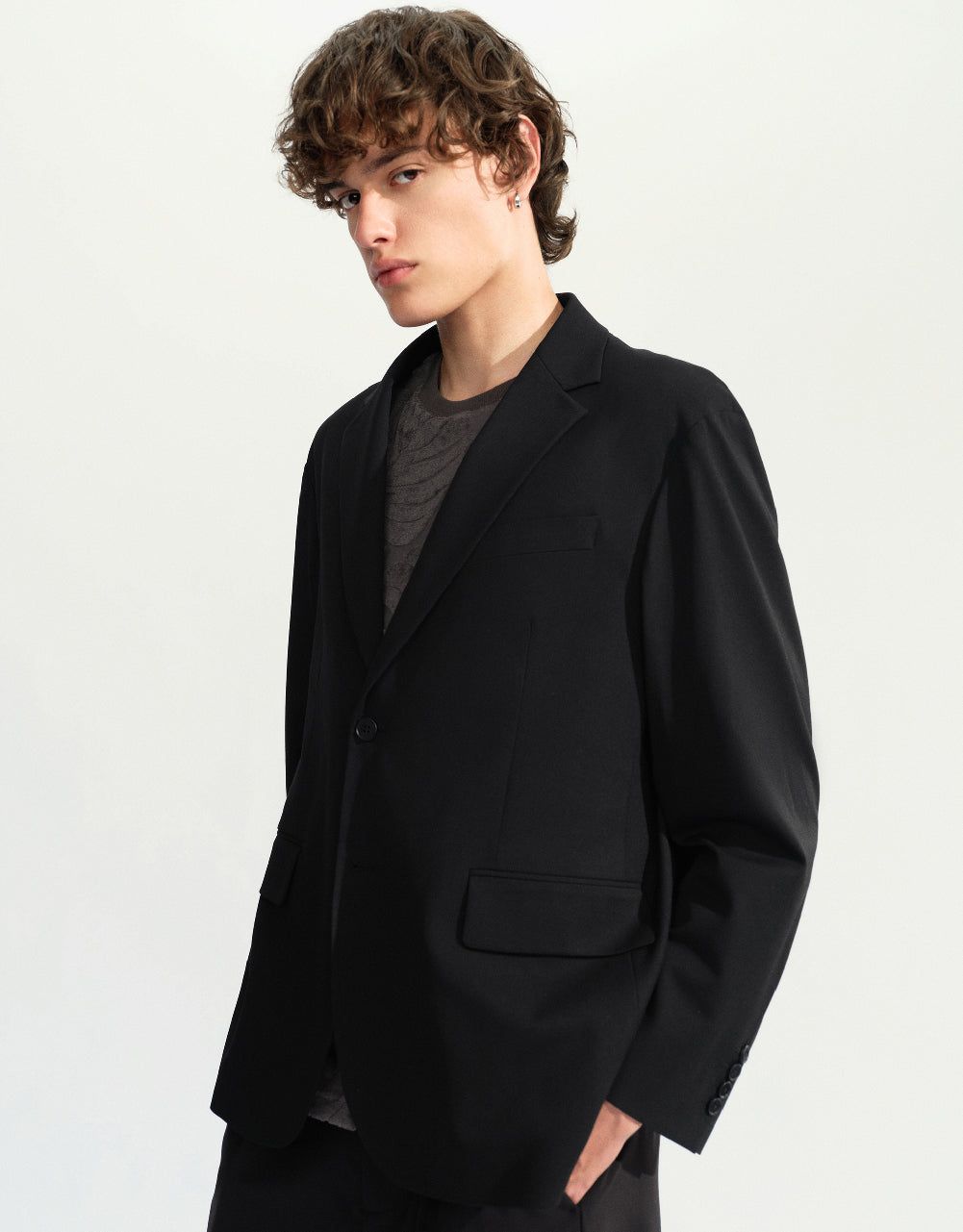 Notch Lapel Tailored Blazer sold by Urban Revivo product image thumbnail 3