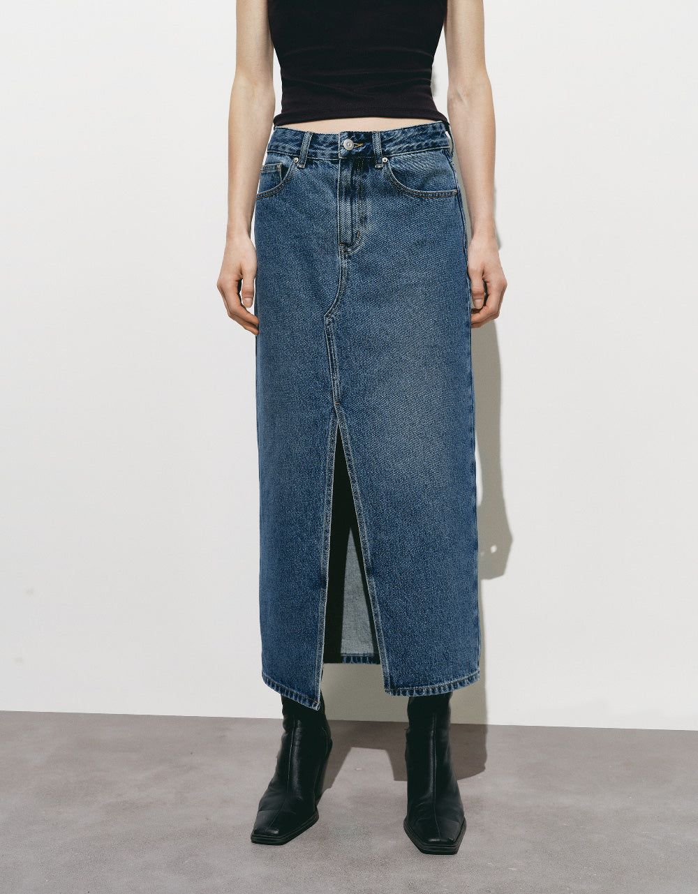 Split Hem Straight Denim Skirt sold by Urban Revivo product image thumbnail 2