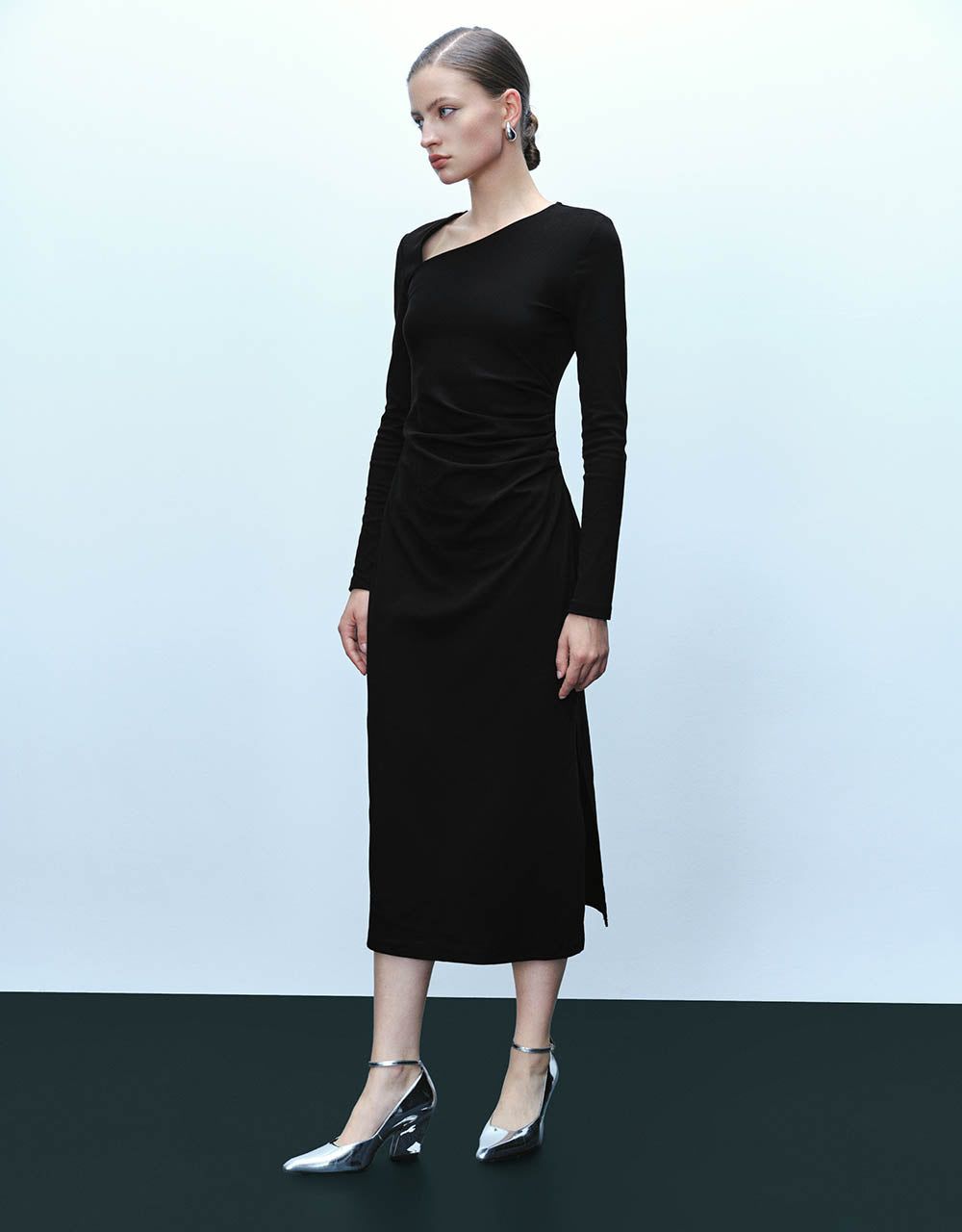 Ruched One Shoulder Skinny Dress sold by Urban Revivo product image thumbnail 3