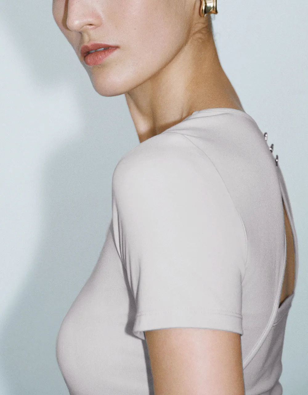 Crew Neck Skinny T-Shirt sold by Urban Revivo product image thumbnail 4