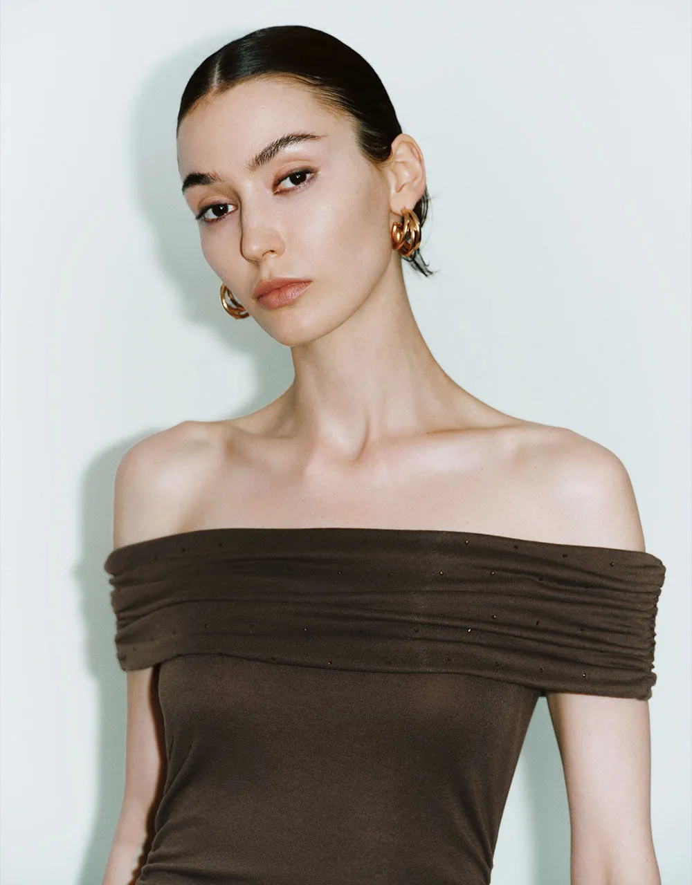 Rhinestone Décor Off-Shoulder Skinny T-Shirt sold by Urban Revivo product image thumbnail 4