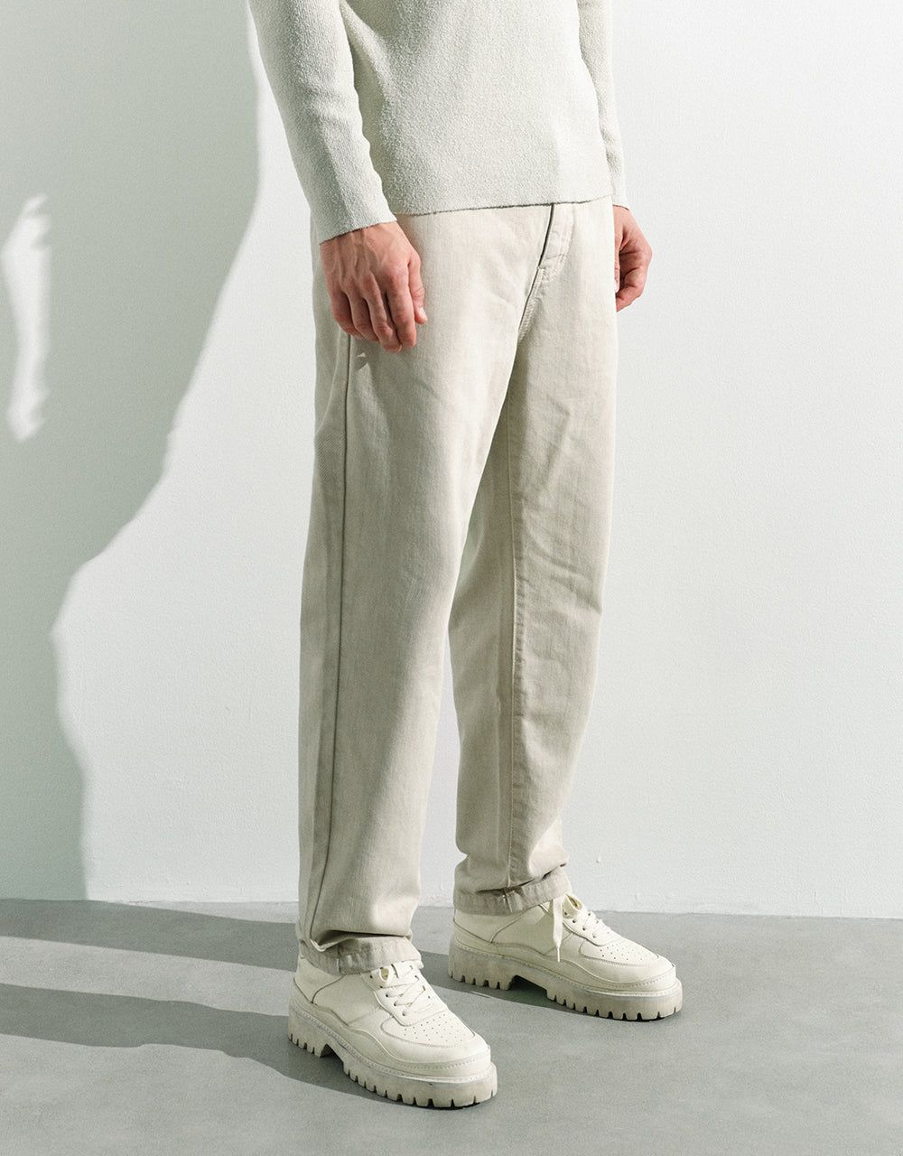 Straight Jeans sold by Urban Revivo product image thumbnail 4