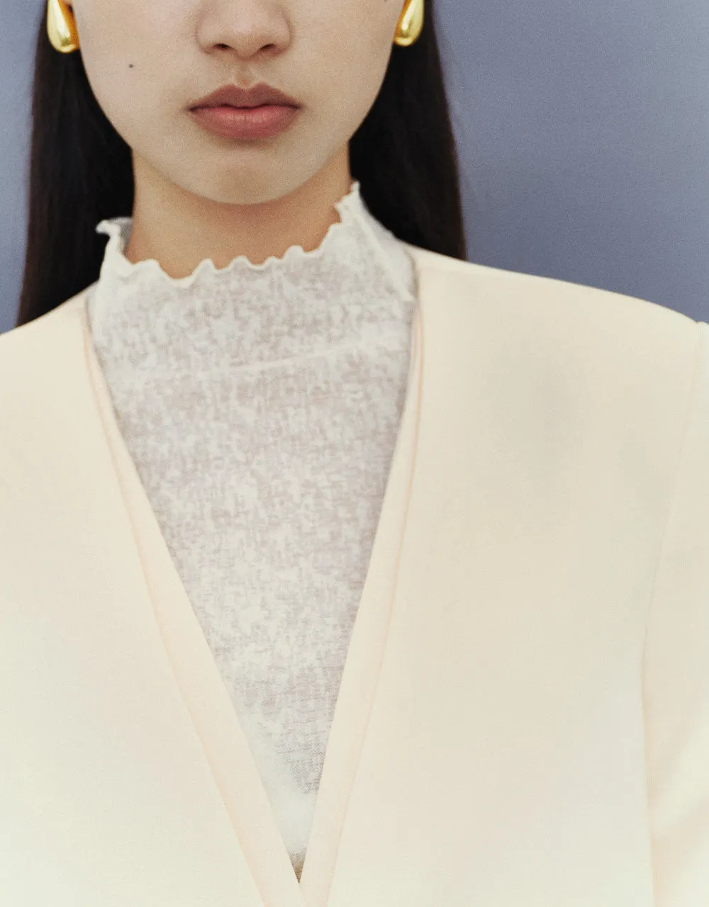 Cropped V-Neck Blazer Jacket sold by Urban Revivo product image thumbnail 4