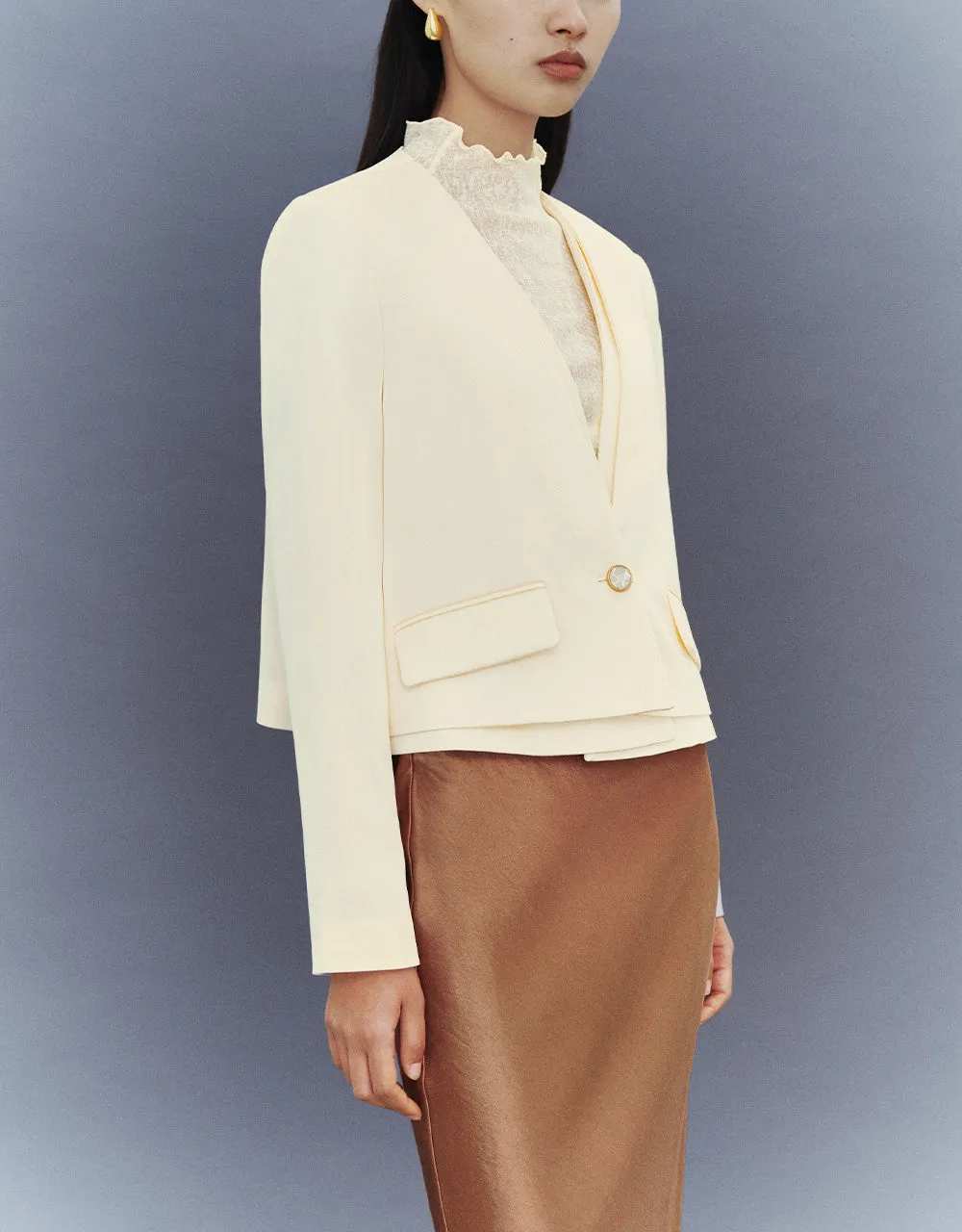 Cropped V-Neck Blazer Jacket sold by Urban Revivo product image thumbnail 3