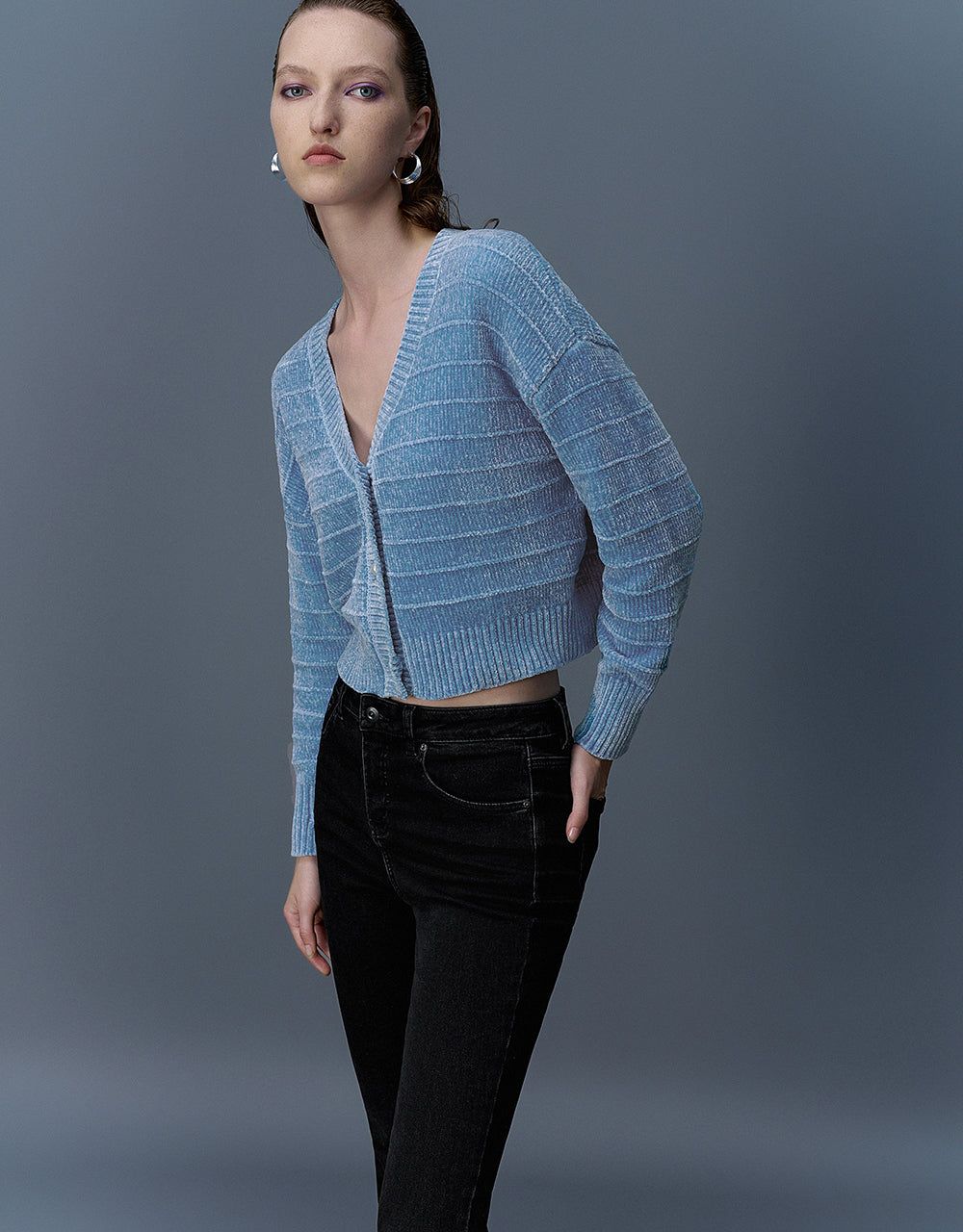 Drop Shoulder Sleeve V-Neck Knitted Cardigan sold by Urban Revivo product image thumbnail 2