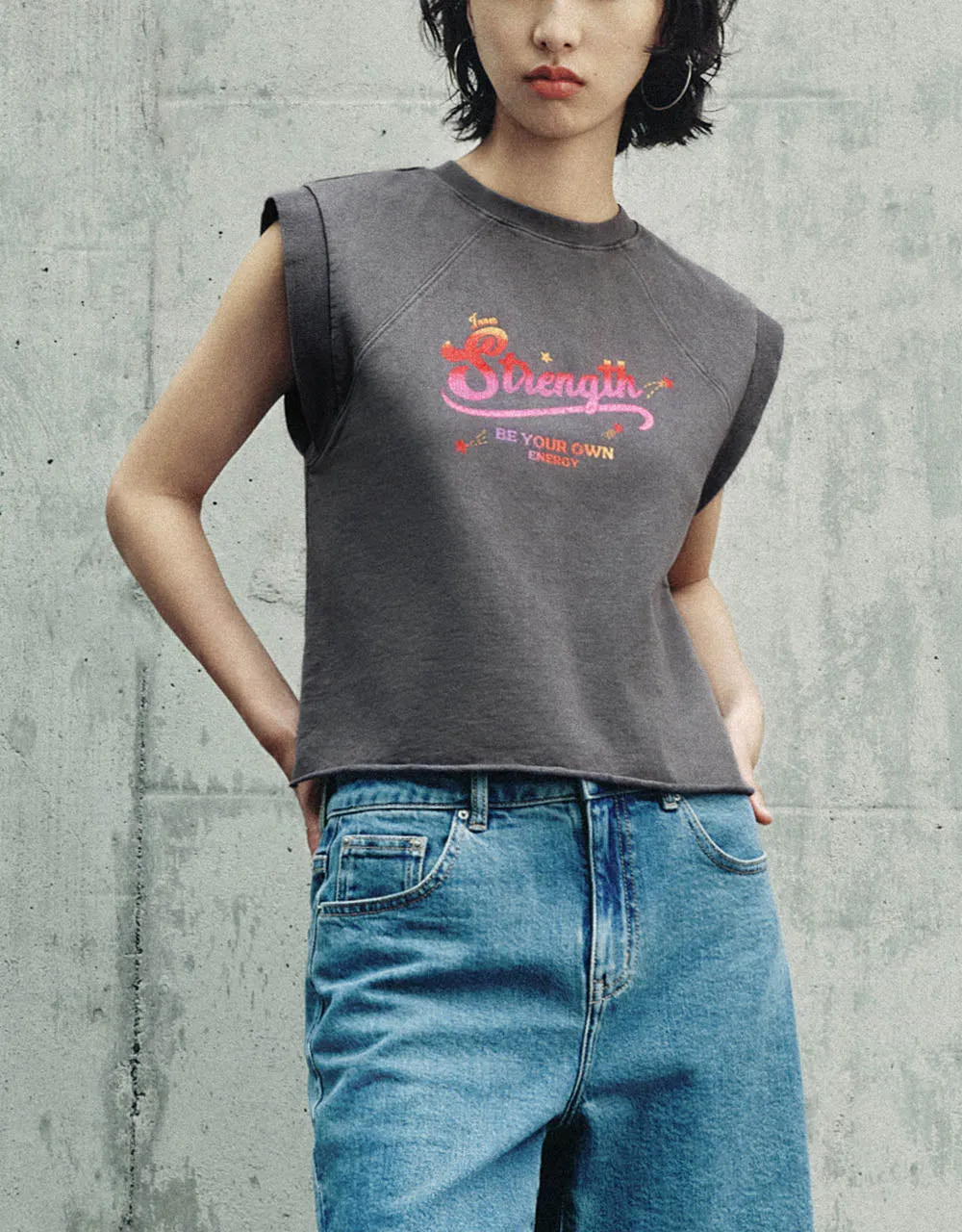 Letter Printed Crew Neck Tank Top sold by Urban Revivo product image thumbnail 3