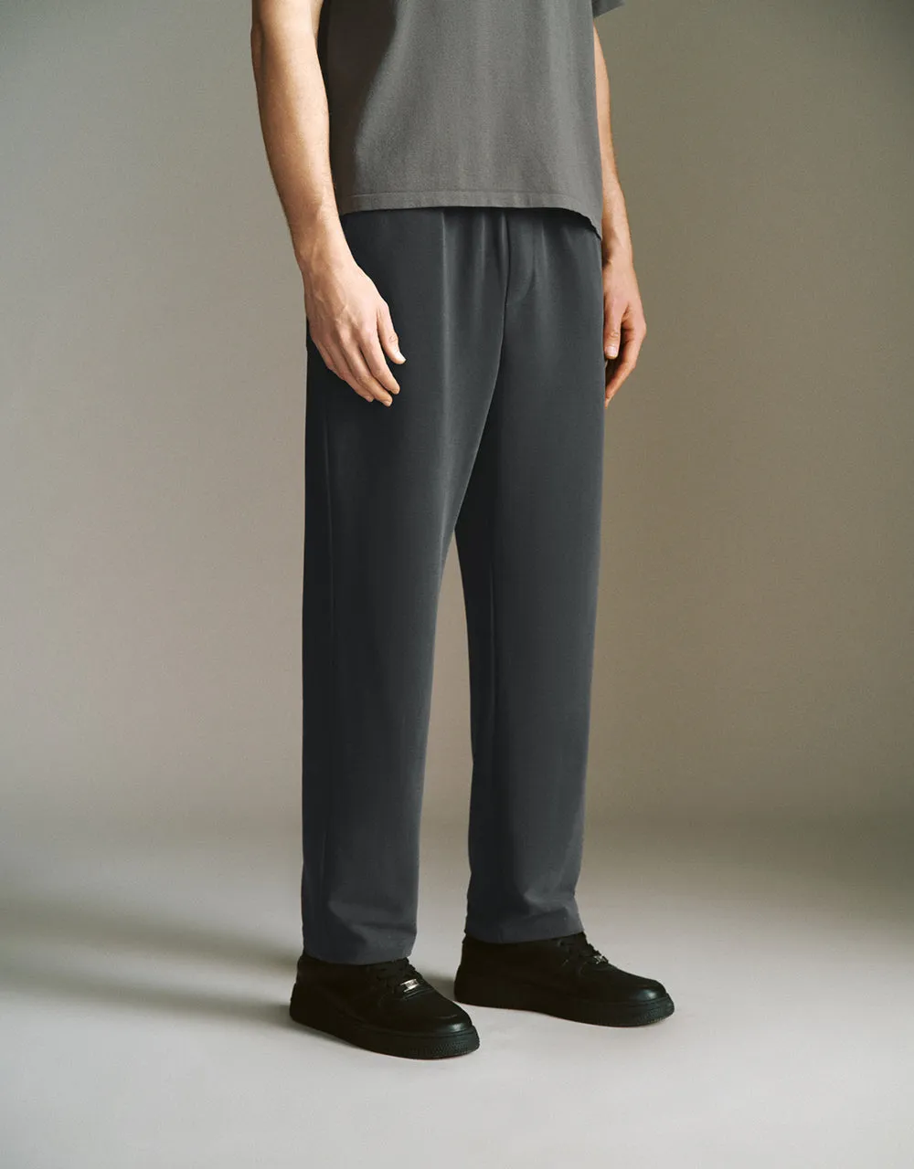 Drawstring Waist Knitted Carrot Fit Pants sold by Urban Revivo product image thumbnail 4